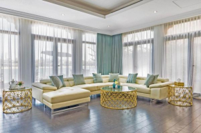 Upscale 6BR Villa with Private Pool on Palm Jumeirah